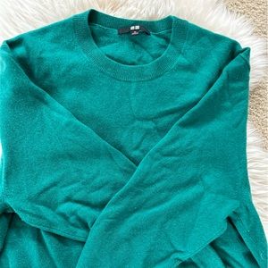 UNIQLO Cashmere Crew Neck Sweater